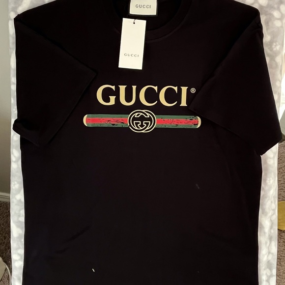 Gucci Black and Gold Logo T-Shirt - Picture 4 of 5